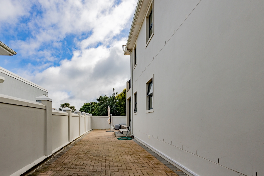 4 Bedroom Property for Sale in Zevenwacht Country Estate Western Cape